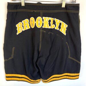 Brooklyn Men's 32 Shorts Black/Yellow Physical Science Surf Board Active Thrash